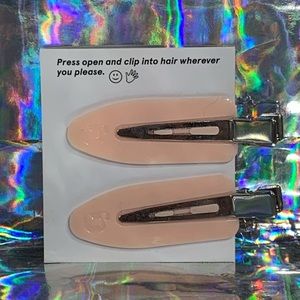 Glossier Makeup - NEW UNUSED LIMITED EDITION GLOSSIER HAIR CLIPS Glossier Makeup - NEW UNUSED LIMITED EDITION GLOSSIER HAIR CLIPS
